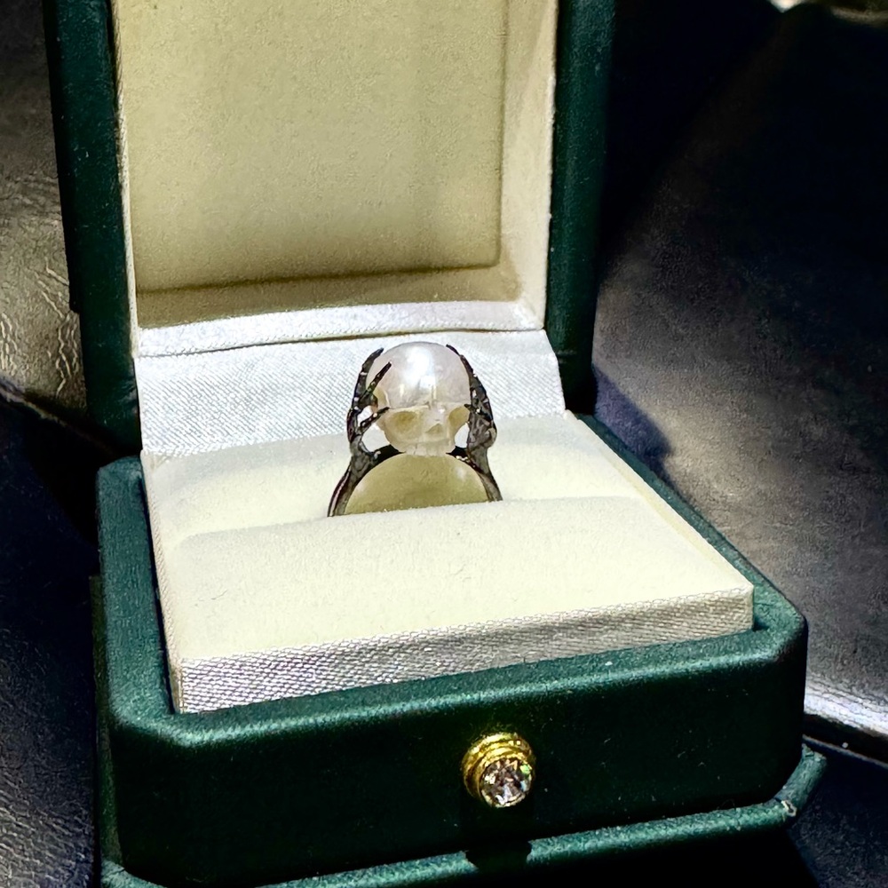 Elegant Silver Pearl Skull Ring